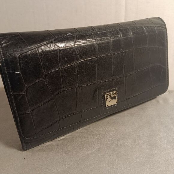 Vintage Dooney and Bourke Black Croc Embossed Leather Tri-fold Wallet - Picture 1 of 9